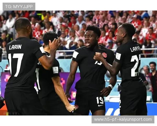 加拿大战德国：戴维斯高速奔袭助攻，穆西亚拉回敬世界波